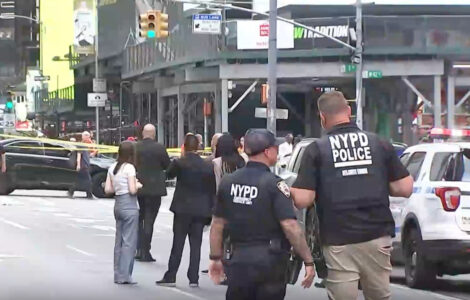 Woman randomly stabs 2 people in New York City's Times Square, killing 1, then is killed by police